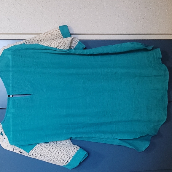 Tunic - Picture 2 of 3